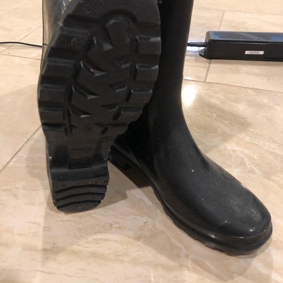 Rain boots! - Picture 2 of 2